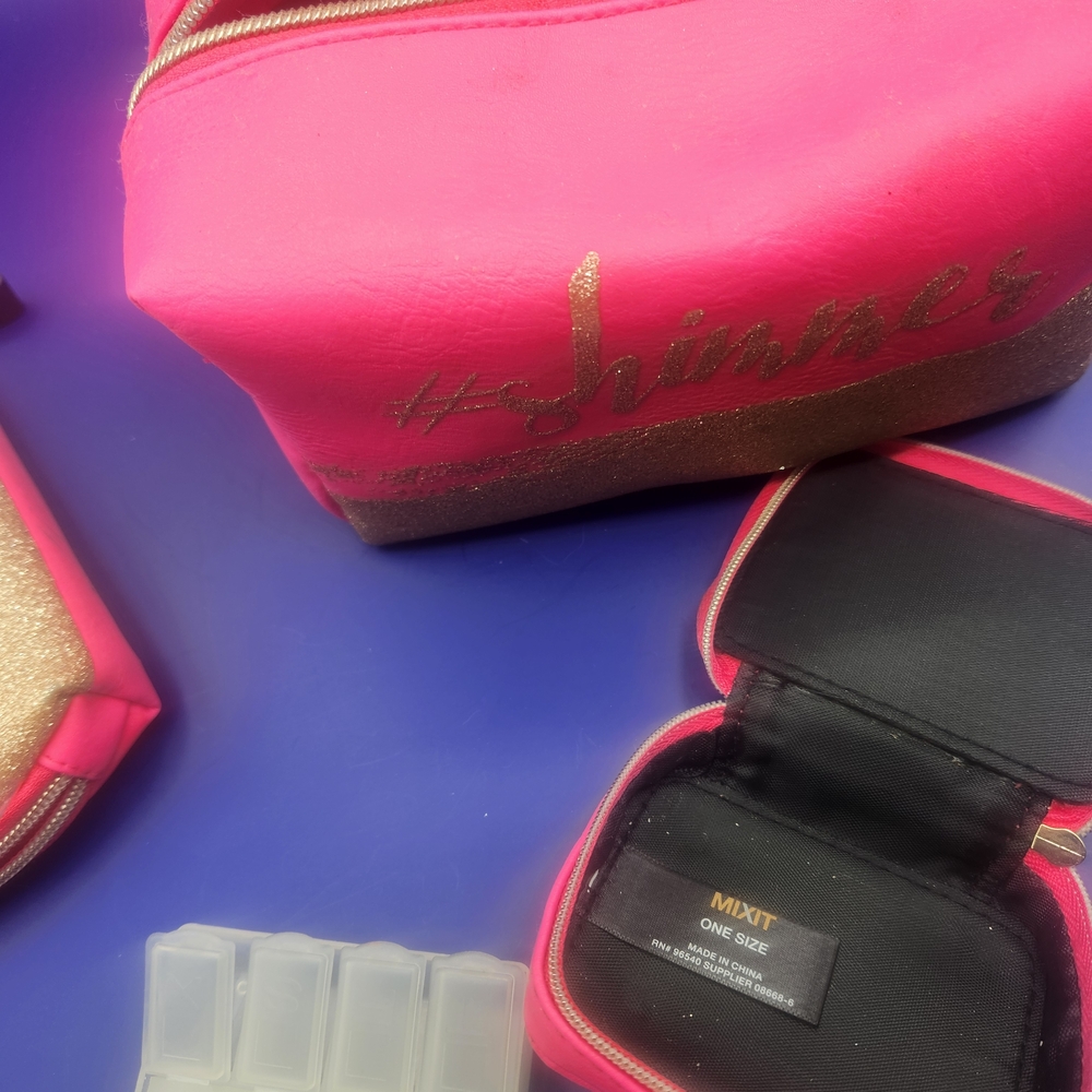 SOLD.3 Piece Pink & Gold Pouch Set.SOLD - Picture 5 of 16
